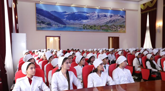 ДАР ВОХӮРӢ БО ДОНИШҶӮЁНИ СОЛИ АВВАЛ