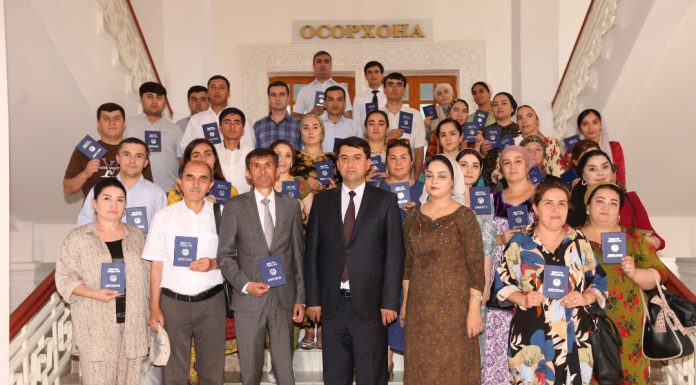 ТАҚДИМИ ДИПЛОМҲОИ КУРСИ ТАКМИЛИ ИХТИСОС АЗ РӮЙИ УСУЛҲОИ ФАЪОЛИ ТАЪЛИМ